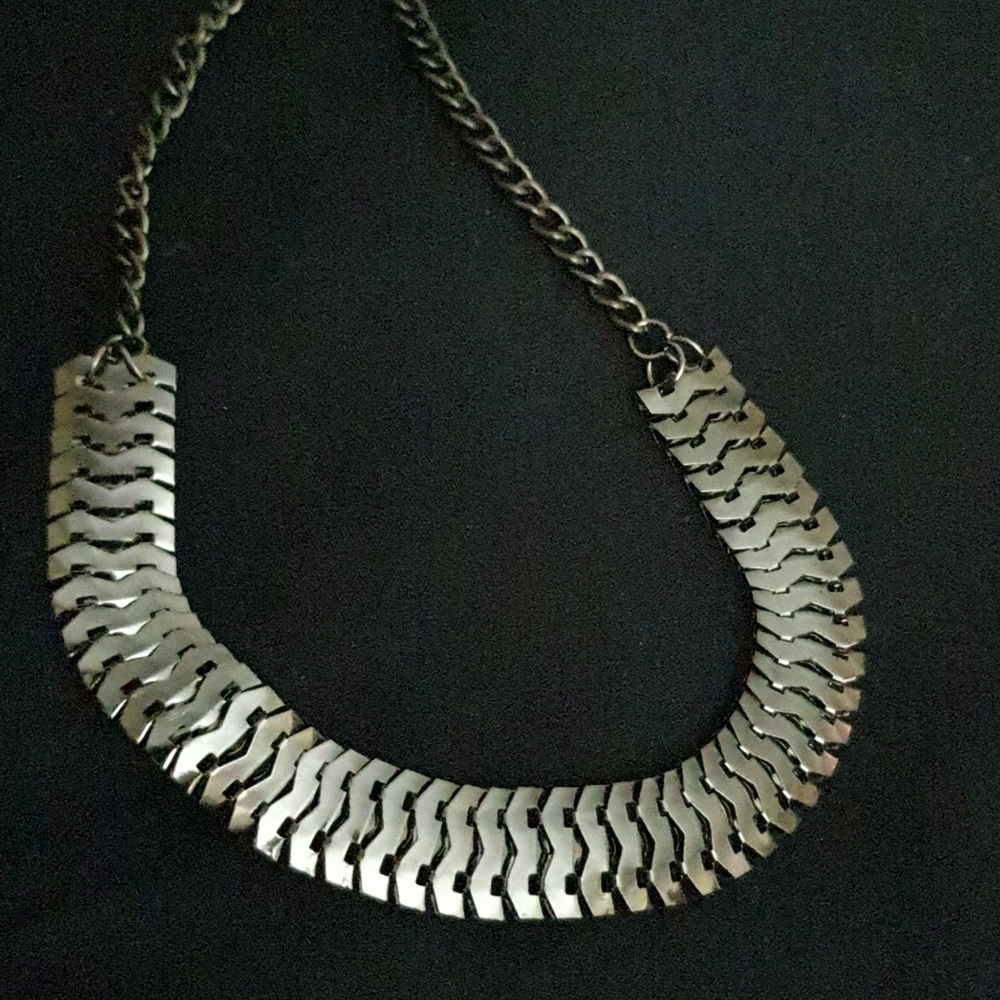Titanium colored collar necklace